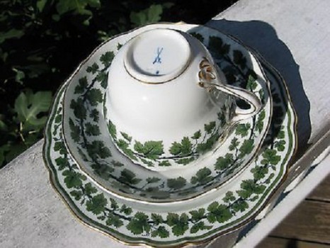 Green-Leaf-Motif-Meissen-Teacup-Saucer-and